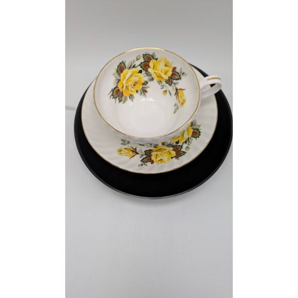 Stanley Yellow Rose Bone China Gold Trim Wide Tea Cup And Saucer Vintage Set - Picture 6 of 17